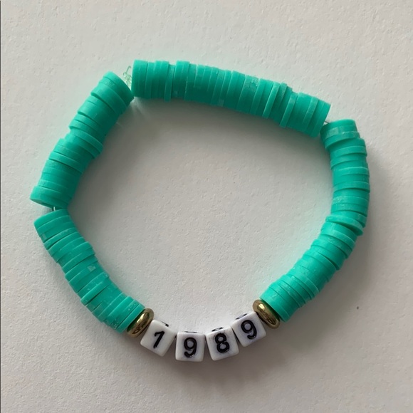 TAYLOR SWIFT FRIENDSHIP BRACELETS  Colorful Kids Beaded Bracelet Set - Picture 2 of 8